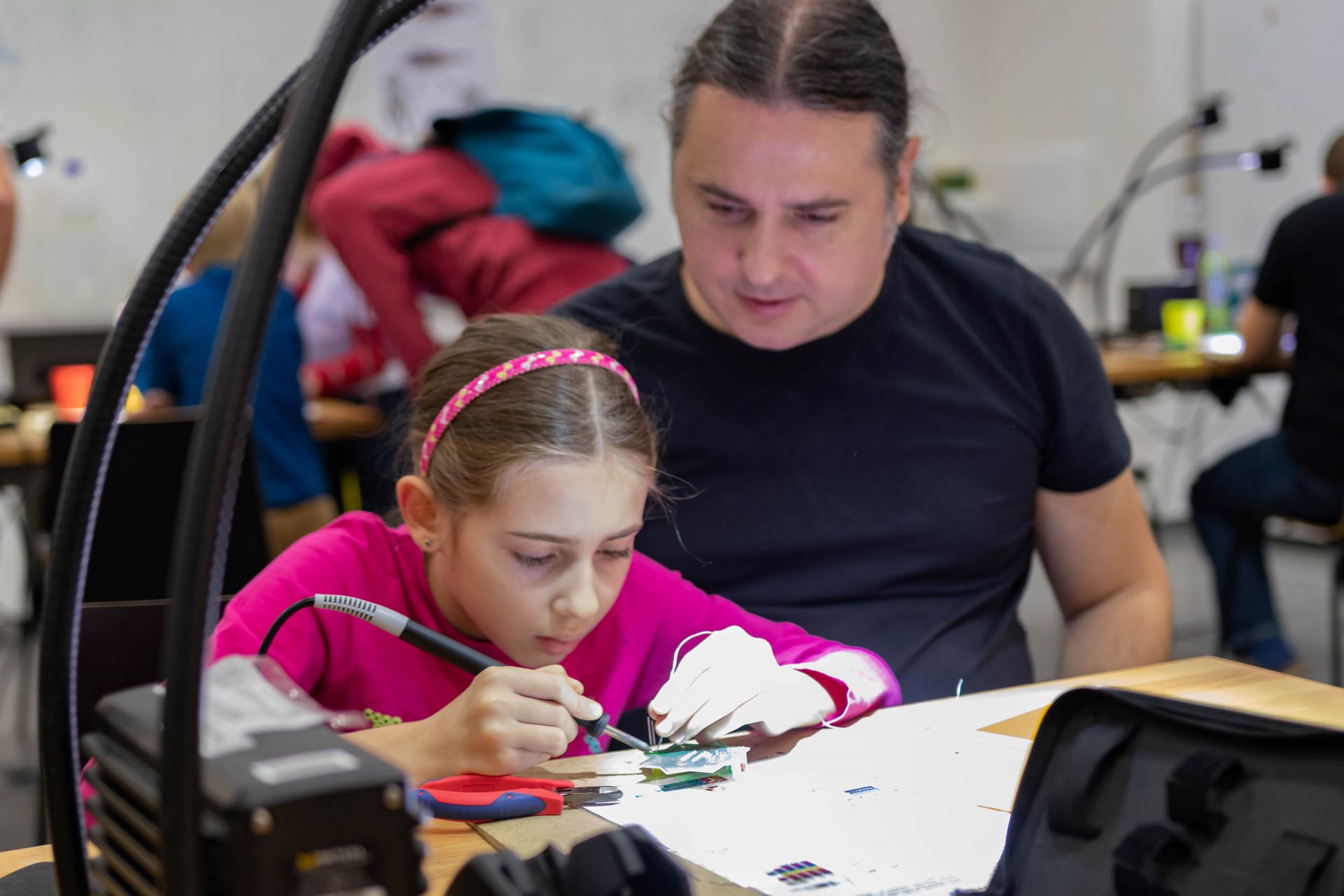 Bastlírna – ukažte dětem, co spolu dokážete vyrobit / VIDA! v Brně